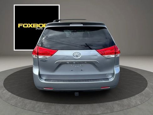Used 2013 Toyota Sienna XLE FWD image 6