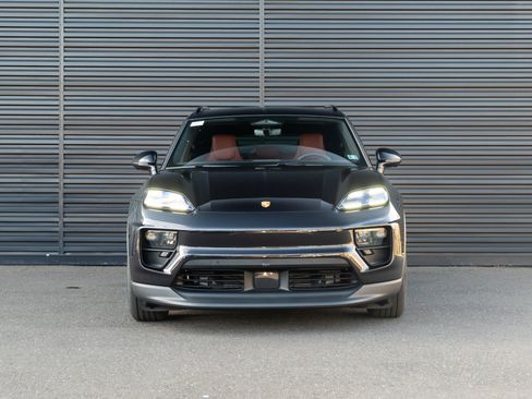 New 2026 Porsche Macan 4 Electric image 11