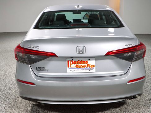 Used 2023 Honda Civic Sport image 8