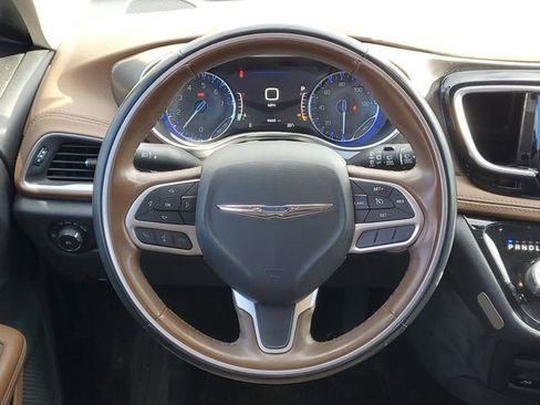 Used 2017 Chrysler Pacifica Limited w/ UConnect Theater Package image 34