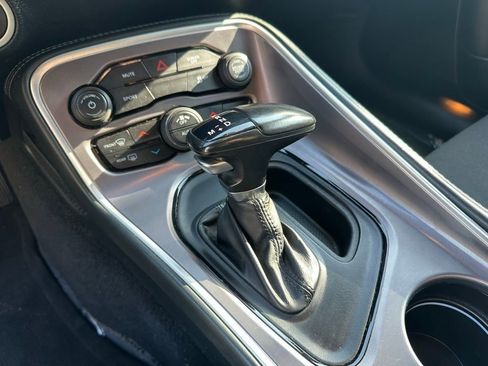 Used 2022 Dodge Challenger SXT image 25