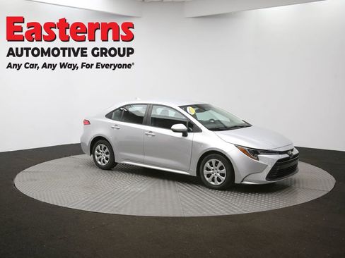 Used 2023 Toyota Corolla LE image 43