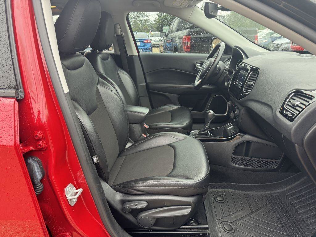 Used 2020 Jeep Compass Latitude FWD image 14