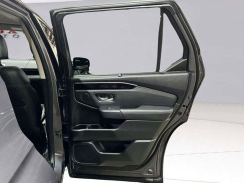 Used 2025 Honda Pilot EX-L image 49