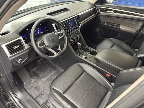 Used 2023 Volkswagen Atlas SE image 17