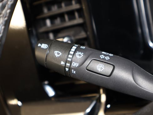 Used 2025 Chevrolet Silverado 1500 LT image 24