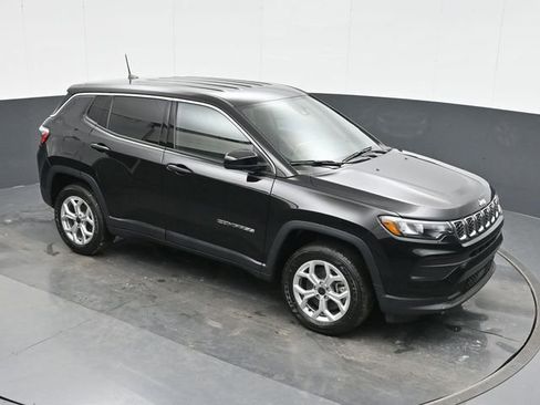 Used 2025 Jeep Compass Sport w/ Mopar Graphics Package AWD/4WD image 31