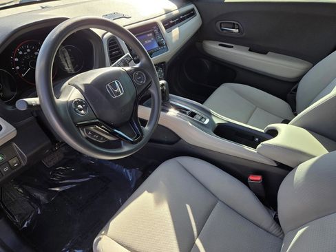 Used 2020 Honda HR-V LX image 14