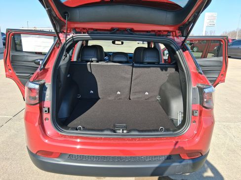 New 2026 Jeep Compass Latitude image 16