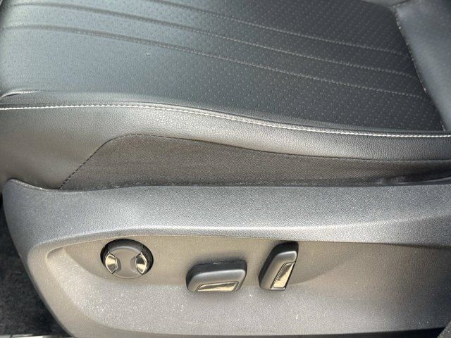 Certified 2023 Volkswagen Tiguan SE R-Line FWD image 21