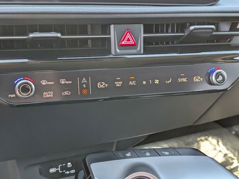 Certified 2025 Kia EV6 Light image 29