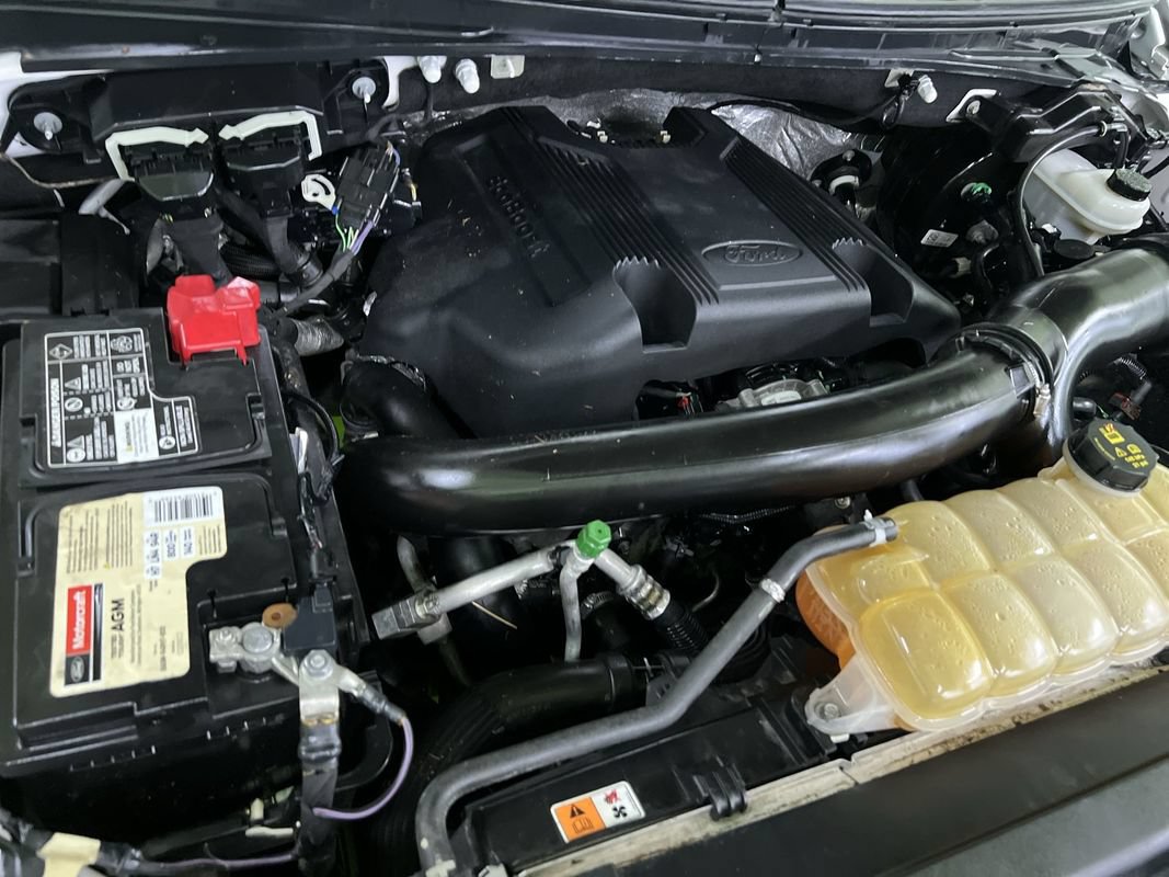 Used 2018 Ford Expedition XLT w/ Equipment Group 202A AWD/4WD image 19
