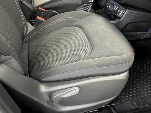 Certified 2022 Jeep Renegade Altitude w/ Sun/Sound Group image 11