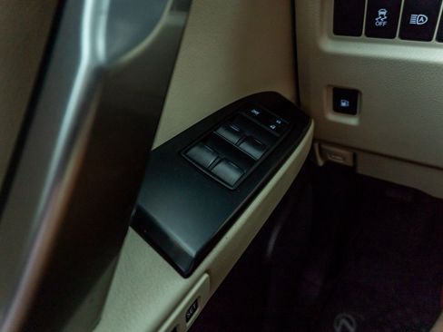 Used 2023 Lexus GX 460 Premium w/ Accessory Package AWD/4WD image 28