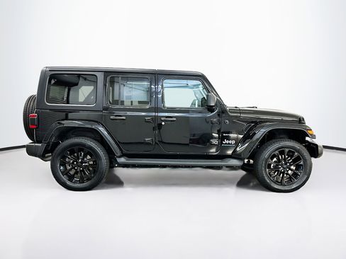 Used 2023 Jeep Wrangler Unlimited Sahara w/ Cold Weather Group AWD/4WD image 10