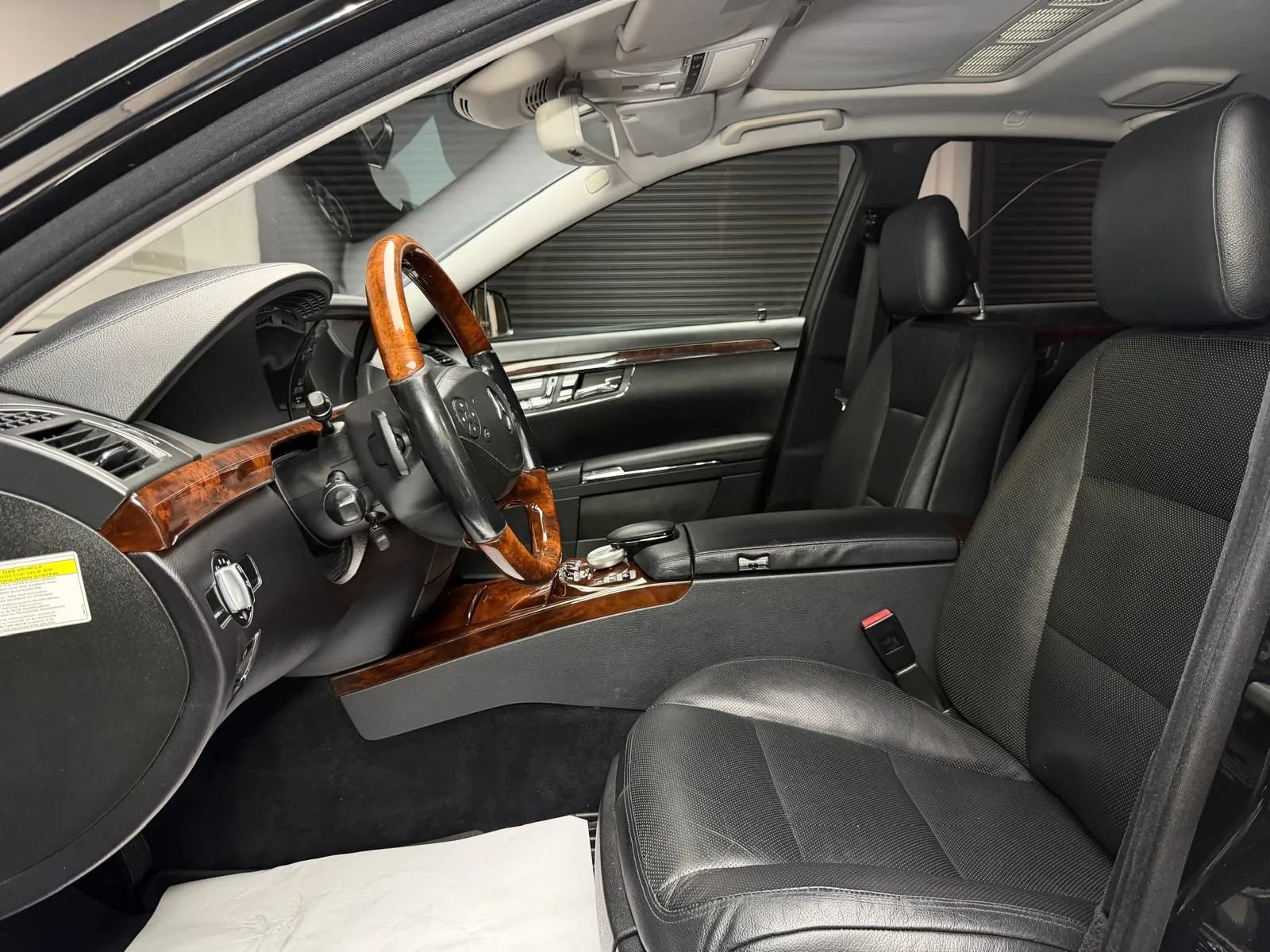 Used 2010 Mercedes-Benz S 550 4MATIC image 26