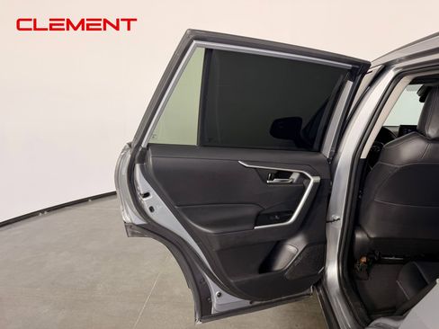Used 2020 Toyota RAV4 XLE Premium FWD image 27