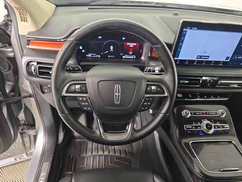 Used 2022 Lincoln Nautilus Reserve image 22