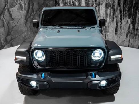 Used 2024 Jeep Wrangler Unlimited AWD/4WD image 16