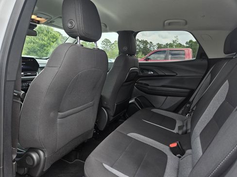 Used 2025 Chevrolet TrailBlazer LT AWD/4WD image 35