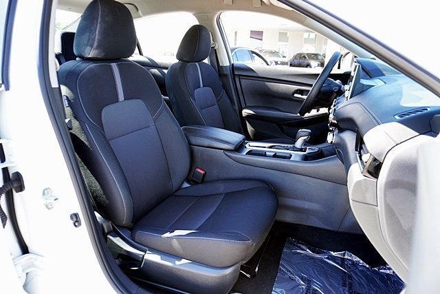 Used 2025 Nissan Sentra SV FWD image 19