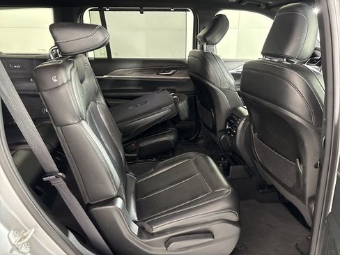 Used 2024 Jeep Grand Cherokee L Limited w/ Luxury Tech Group II image 40