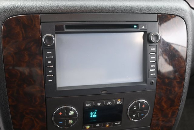 Used 2014 GMC Sierra 2500 Denali w/ Snow Plow Prep Package AWD/4WD image 23