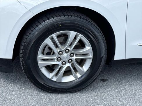 Used 2018 Buick Enclave Essence AWD/4WD image 7