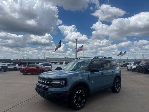 Used 2023 Ford Bronco Sport Outer Banks w/ Tech Package AWD/4WD image 8
