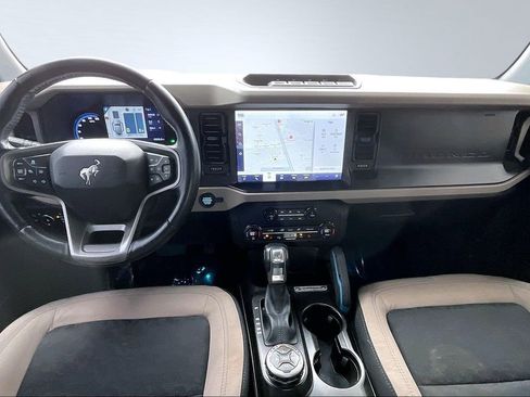 Used 2023 Ford Bronco Wildtrak image 16