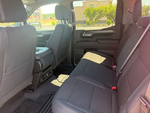 Used 2024 Chevrolet Silverado 1500 LT AWD/4WD image 16