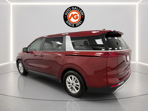 Used 2024 Kia Carnival LX FWD image 5