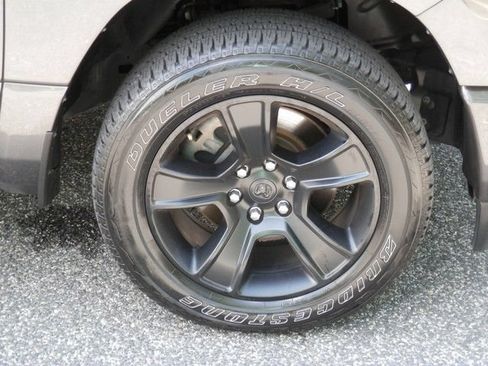 Used 2020 RAM 1500 Big Horn AWD/4WD image 10