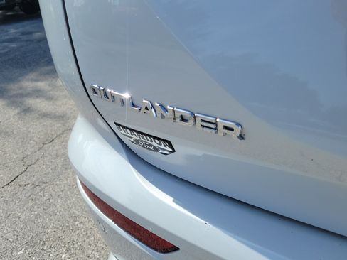 Used 2024 Mitsubishi Outlander SEL FWD image 9