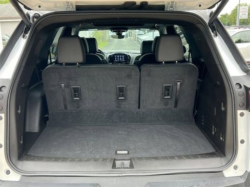 Used 2023 Chevrolet Traverse RS image 40