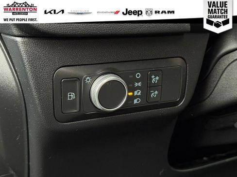 Used 2022 Ford Escape SE image 19