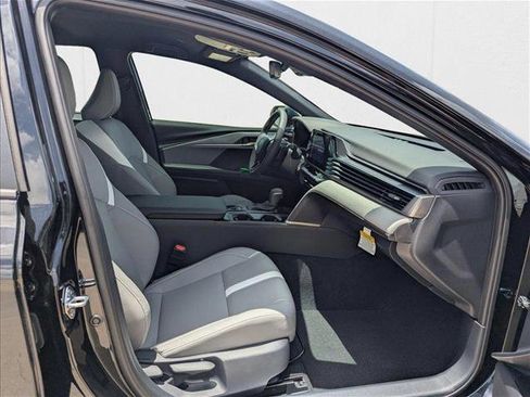 New 2025 Toyota Camry SE image 18