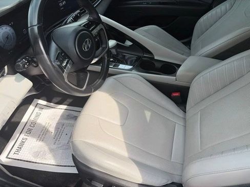 Used 2023 Hyundai Elantra Limited w/ Cargo Package FWD image 11