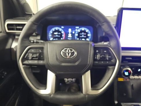 Used 2024 Toyota Tacoma TRD Sport image 17