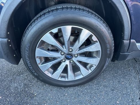 Used 2018 Subaru Outback 3.6R Touring w/ Popular Package #3 image 40