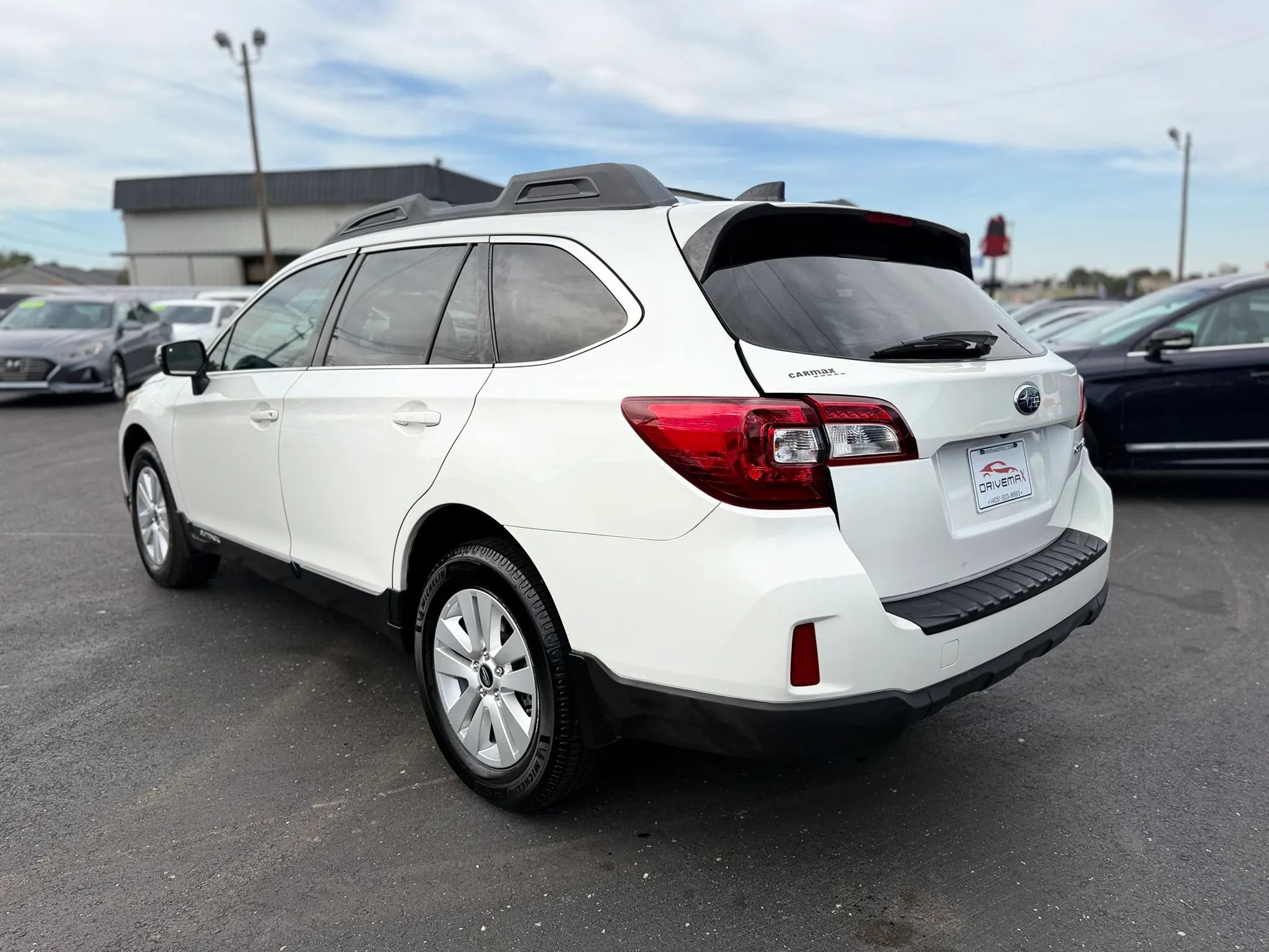 Used 2016 Subaru Outback 2.5i Premium AWD/4WD image 5