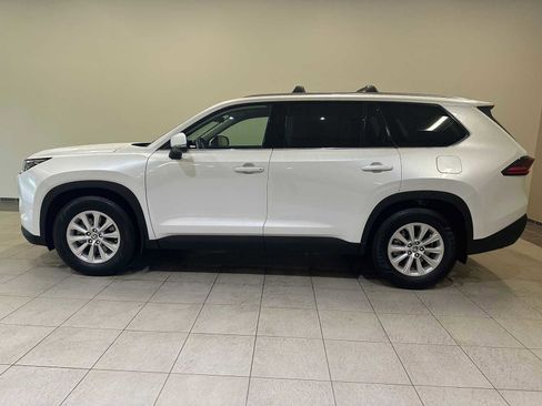 Certified 2025 Toyota Grand Highlander XLE image 3