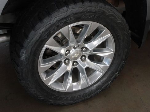 Used 2019 Chevrolet Silverado 1500 LTZ w/ LTZ Premium Package image 29