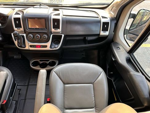 Used 2021 RAM ProMaster 3500 w/ Convenience Group image 16