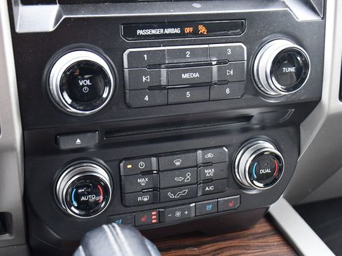 Used 2015 Ford F150 Lariat w/ Equipment Group 501A Mid AWD/4WD image 27