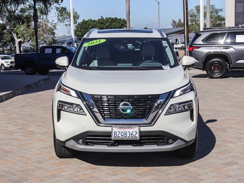Used 2021 Nissan Rogue SL image 2