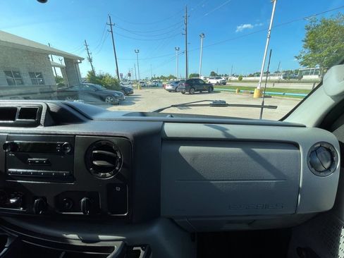 Used 2014 Ford E-150 and Econoline 150 RWD image 22