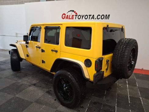 Used 2015 Jeep Wrangler Unlimited Rubicon image 10