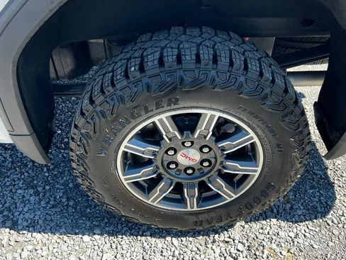Used 2025 GMC Sierra 1500 AT4 AWD/4WD image 17