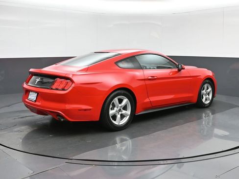 Used 2017 Ford Mustang Coupe image 7